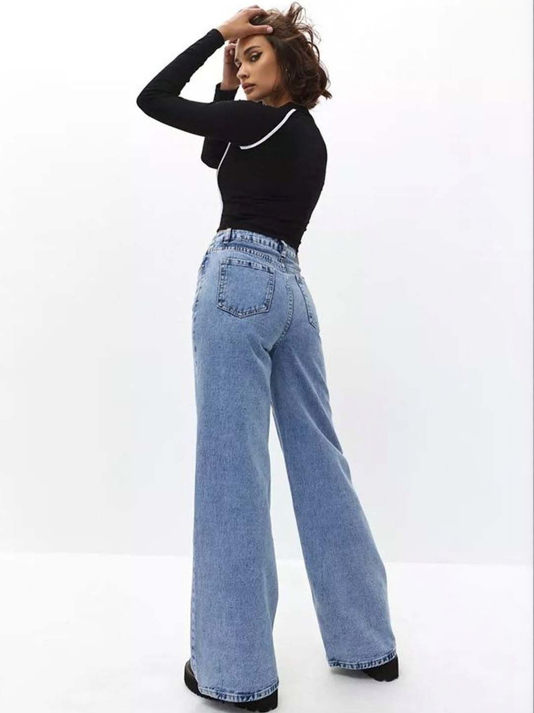 Women Straight Fit High-Rise Light Fade Jeans