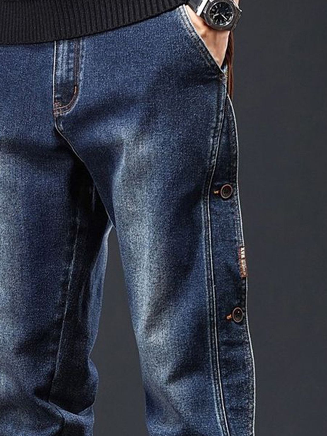 Men Relaxed Fit Mid-Rise Light Fade Jeans