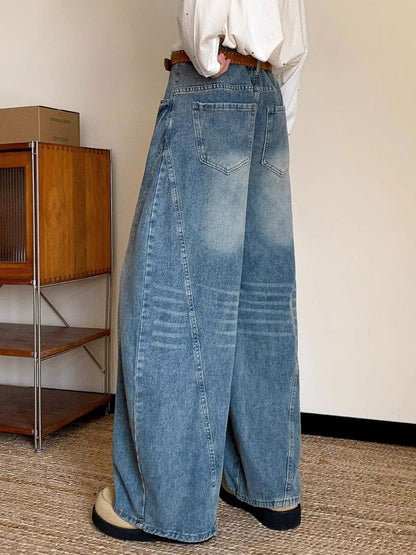 Men Wide Leg Mid-Rise Clean Look Light Fade Jeans