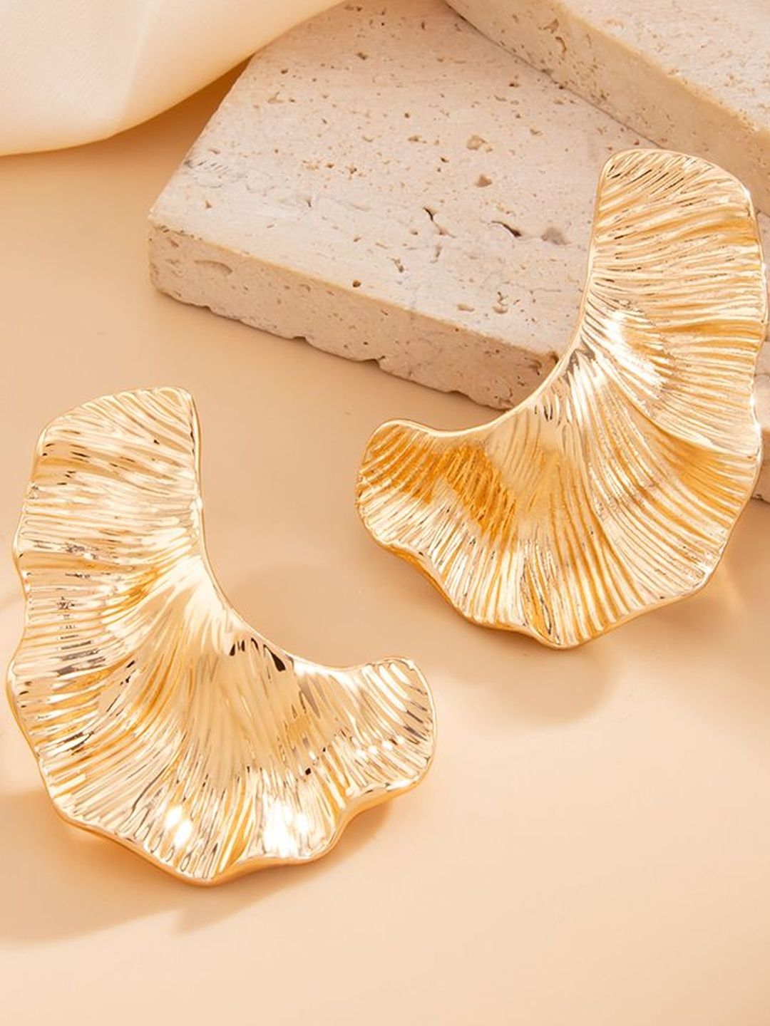 Women Leaf Shaped Studs Earrings