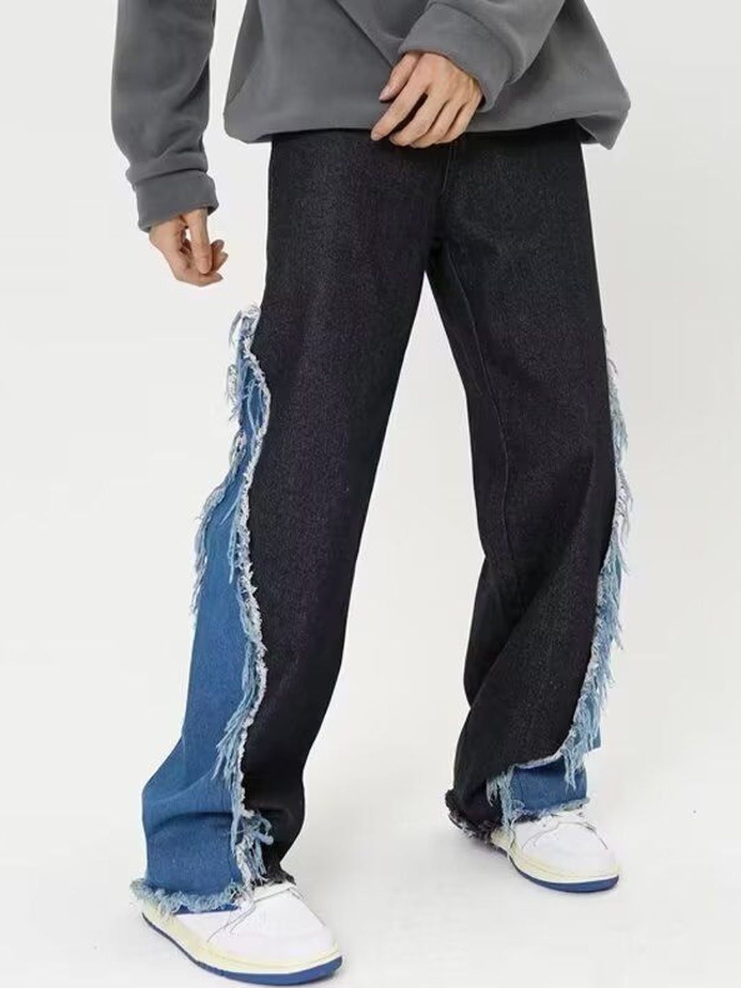 Men Relaxed Fit Mid-Rise Light Fade Colourblocked Jeans
