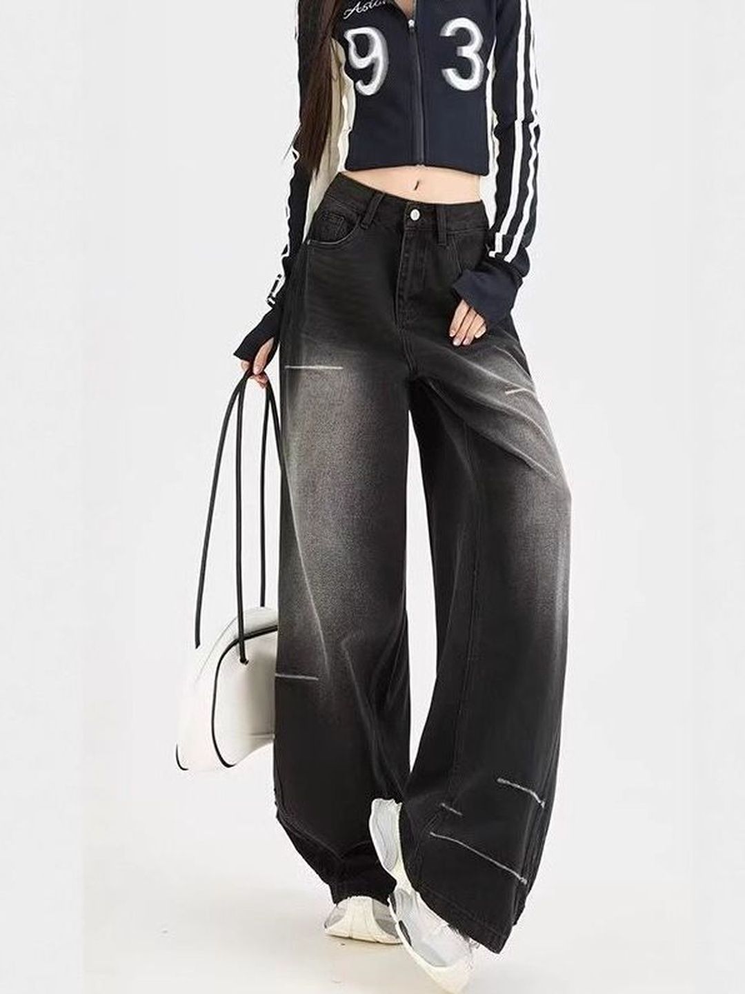 Women Wide Leg Mid-Rise Light Fade Jeans