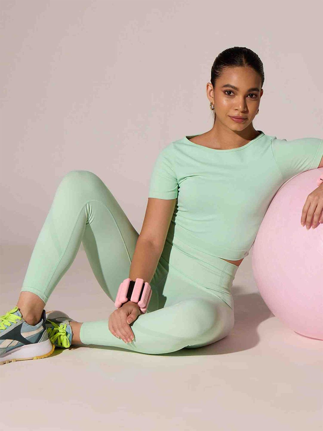 Women Mint Move Easy Leggings