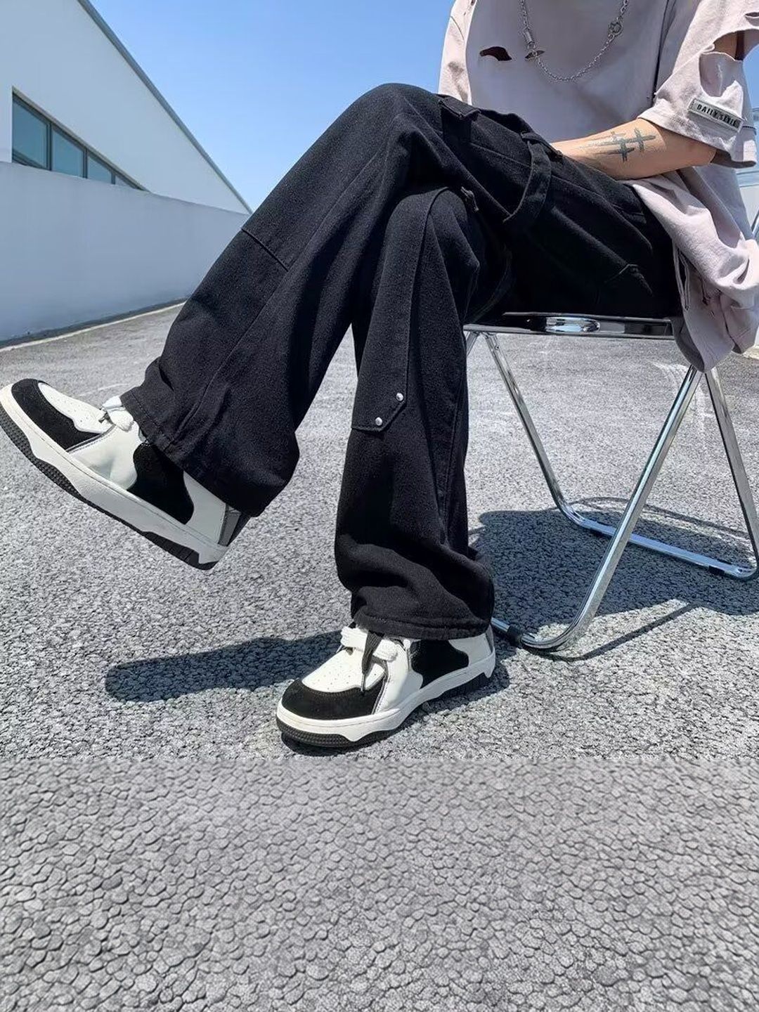 Men Wide Leg Mid-Rise Dark Jeans