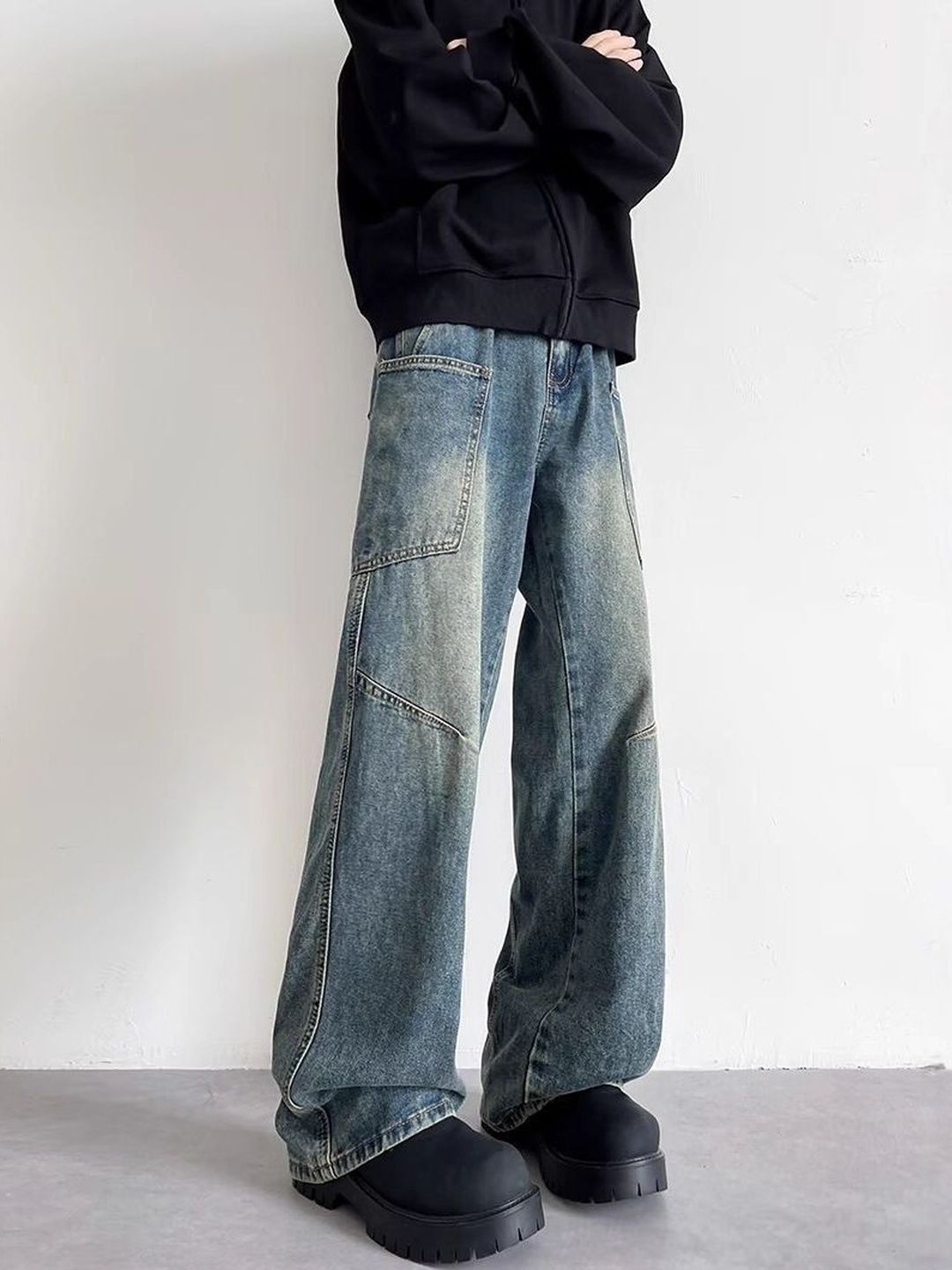 Men's Wide Leg Mid-Rise Medium Shade Jeans