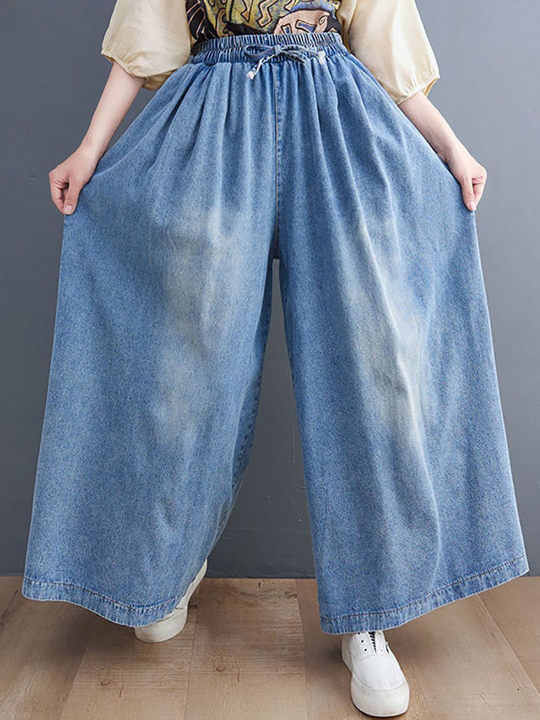 Women Flared Cotton Light Fade Jeans