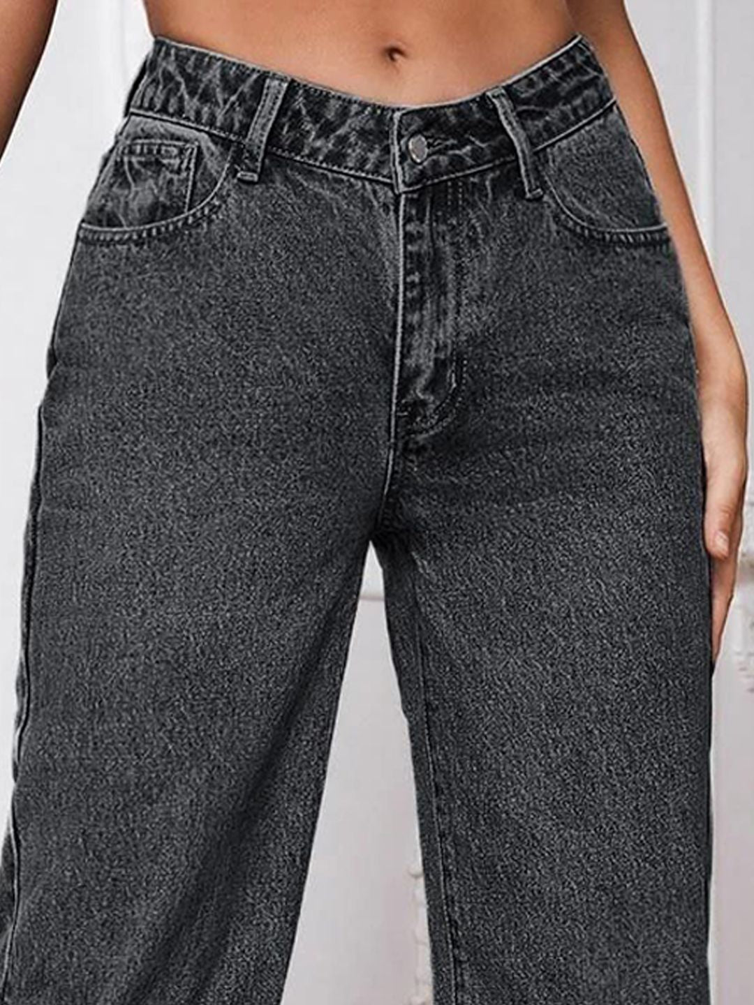 Women Straight Fit High-Rise Mildly Distressed Stretchable Jeans