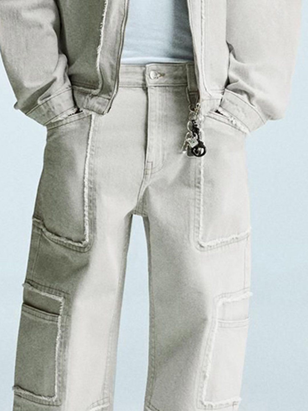 Men Relaxed Mid Rise Baggy Fit Fringing Cotton Cargo Jeans