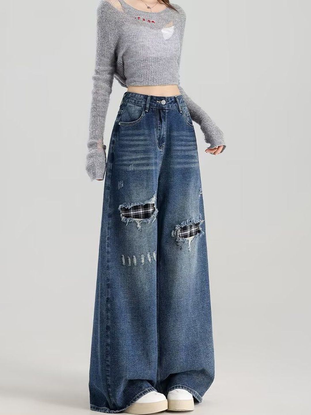 Women Flared Mid-Rise Mildly Distressed Light Fade Jeans