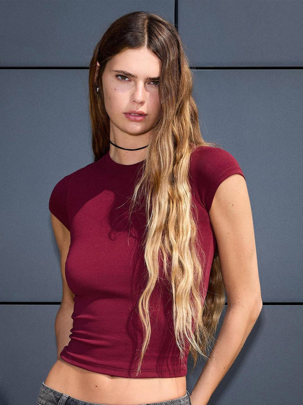 Short-sleeved round-neck T-shirt