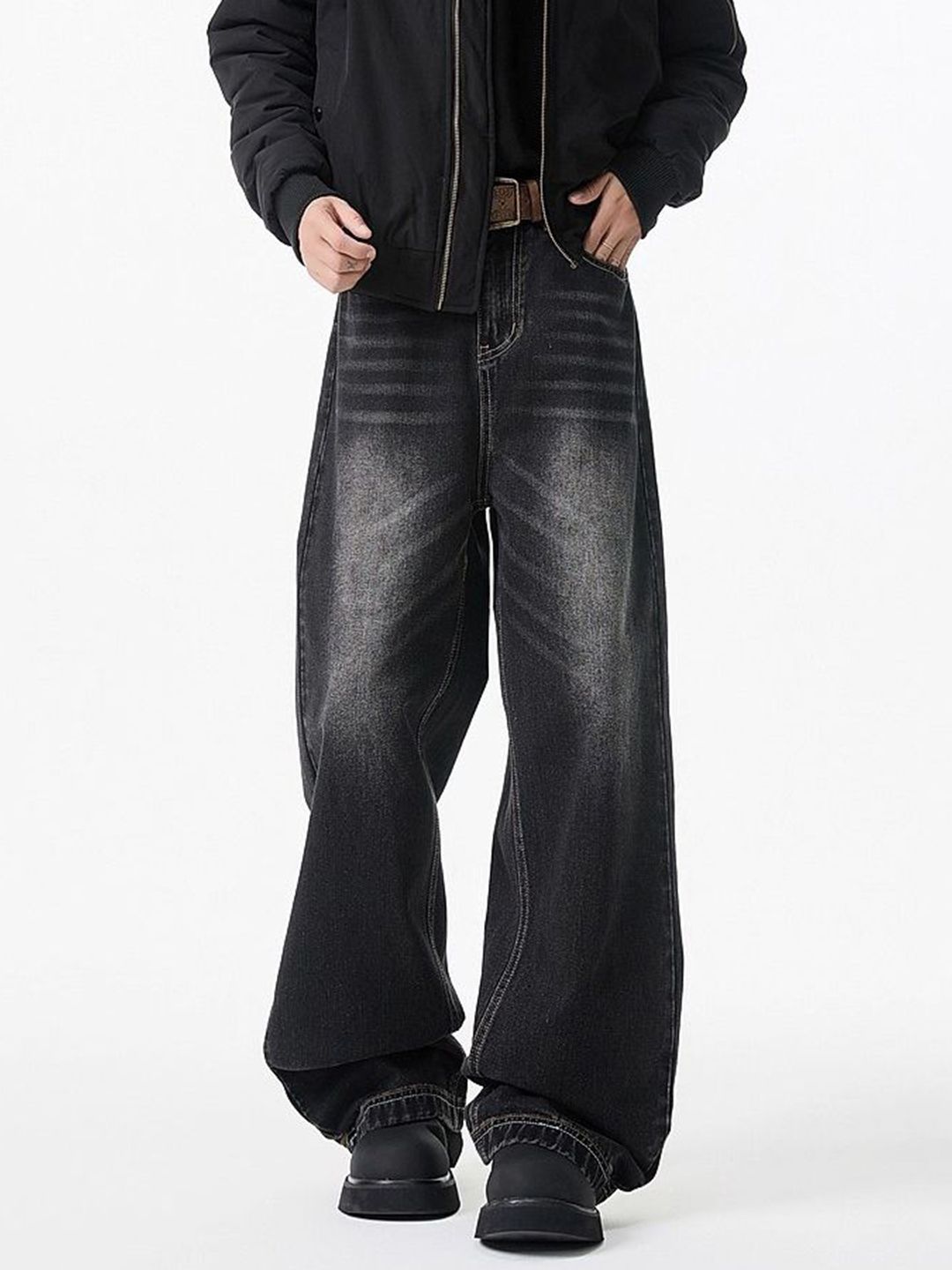 Men Wide Leg Mid-Rise Light Fade Jeans