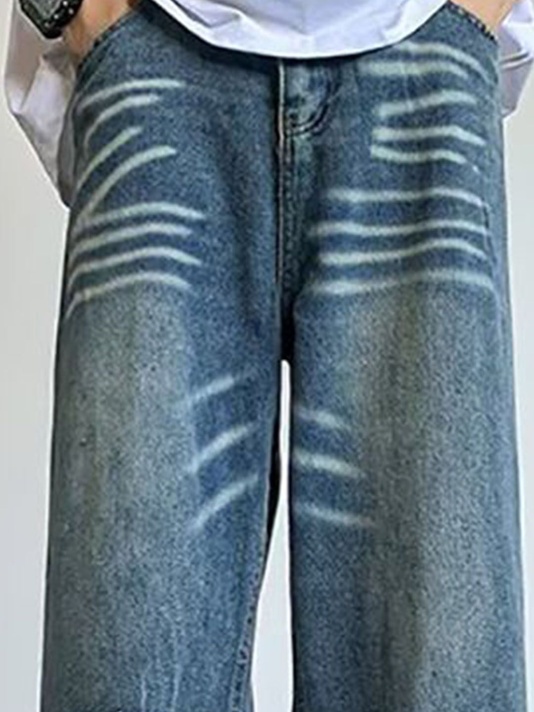 Men Wide Leg Mildly Distressed Jeans