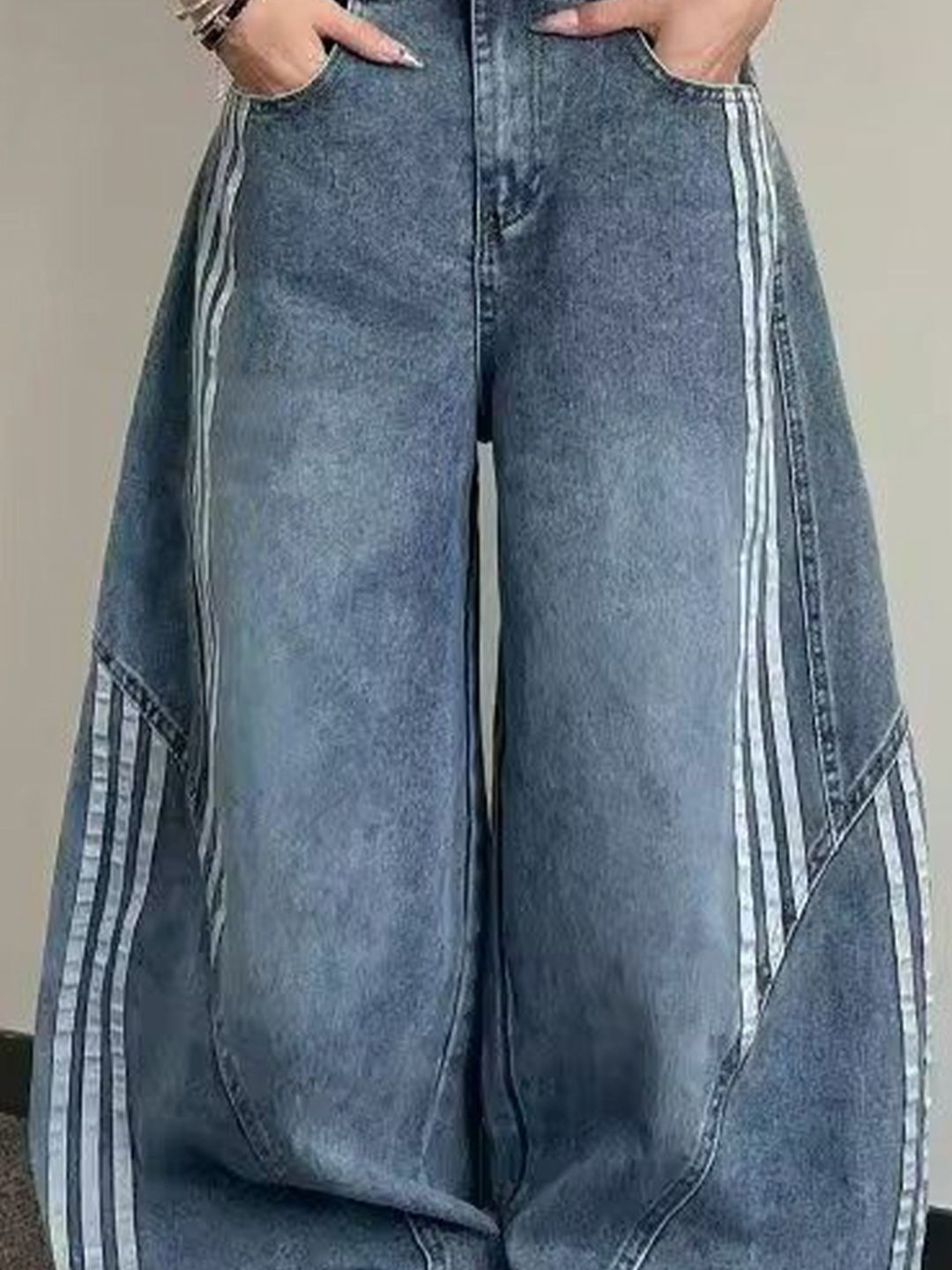 Women Mid-Rise Wide Leg  Jeans