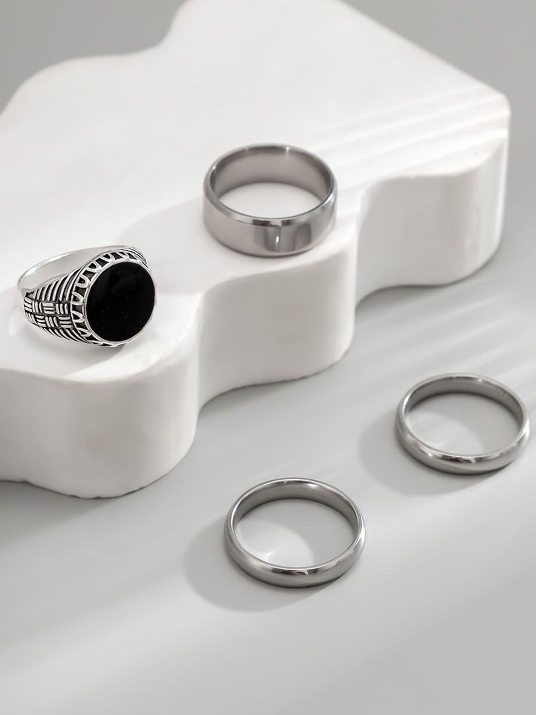 Men Pack of 4 Silver-Plated Stone Studded Finger Rings