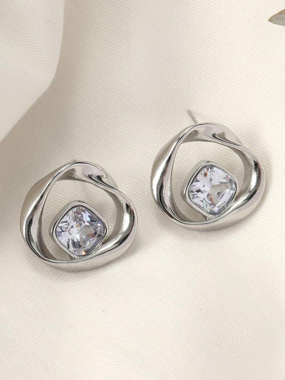 SALTY Artificial Stones Studded Contemporary Studs