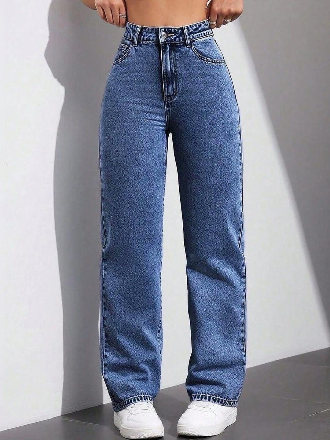 Women Classic Straight Fit High-Rise Light Fade Stretchable Jeans