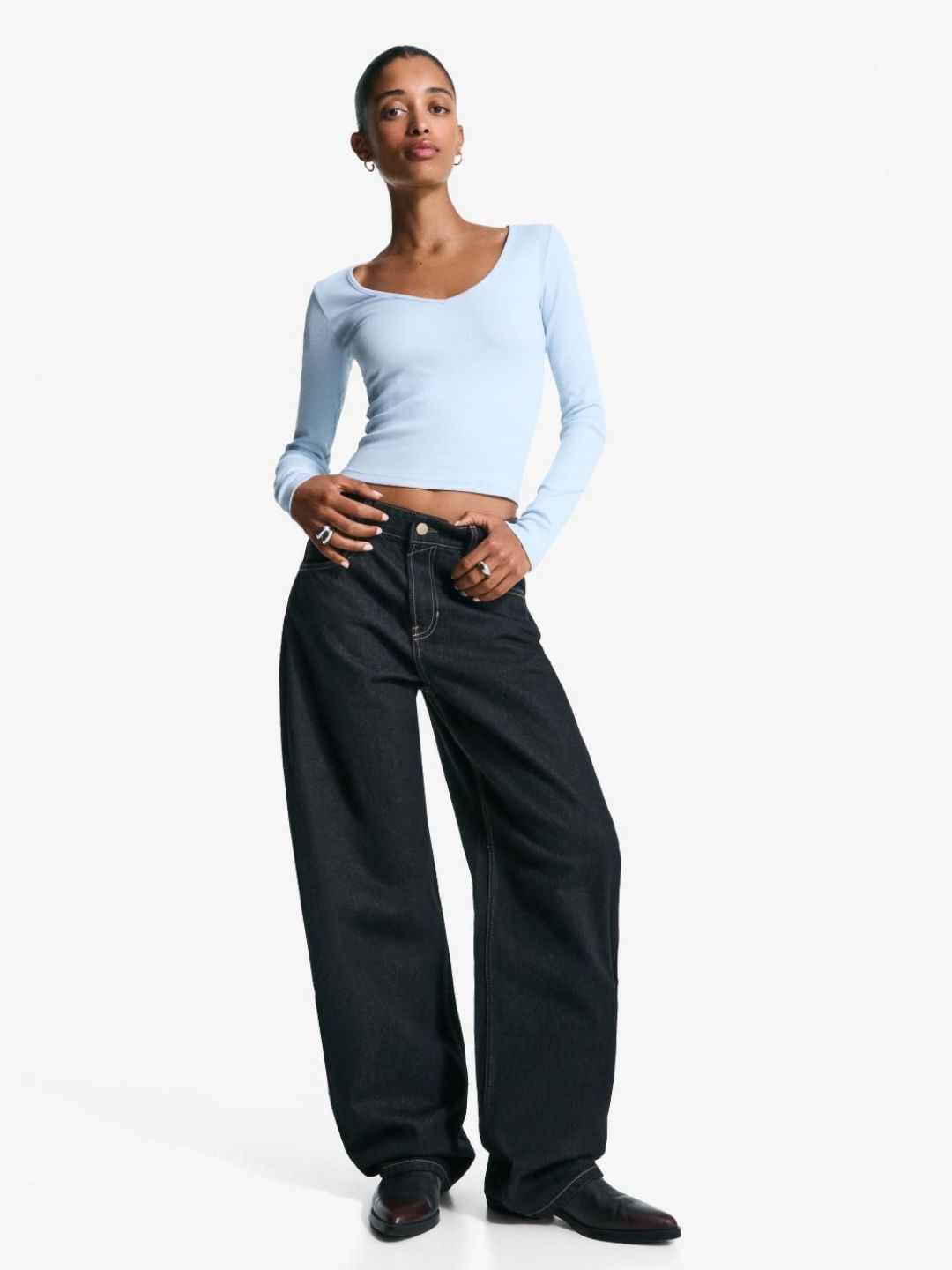 Long sleeve V-neck T-shirt