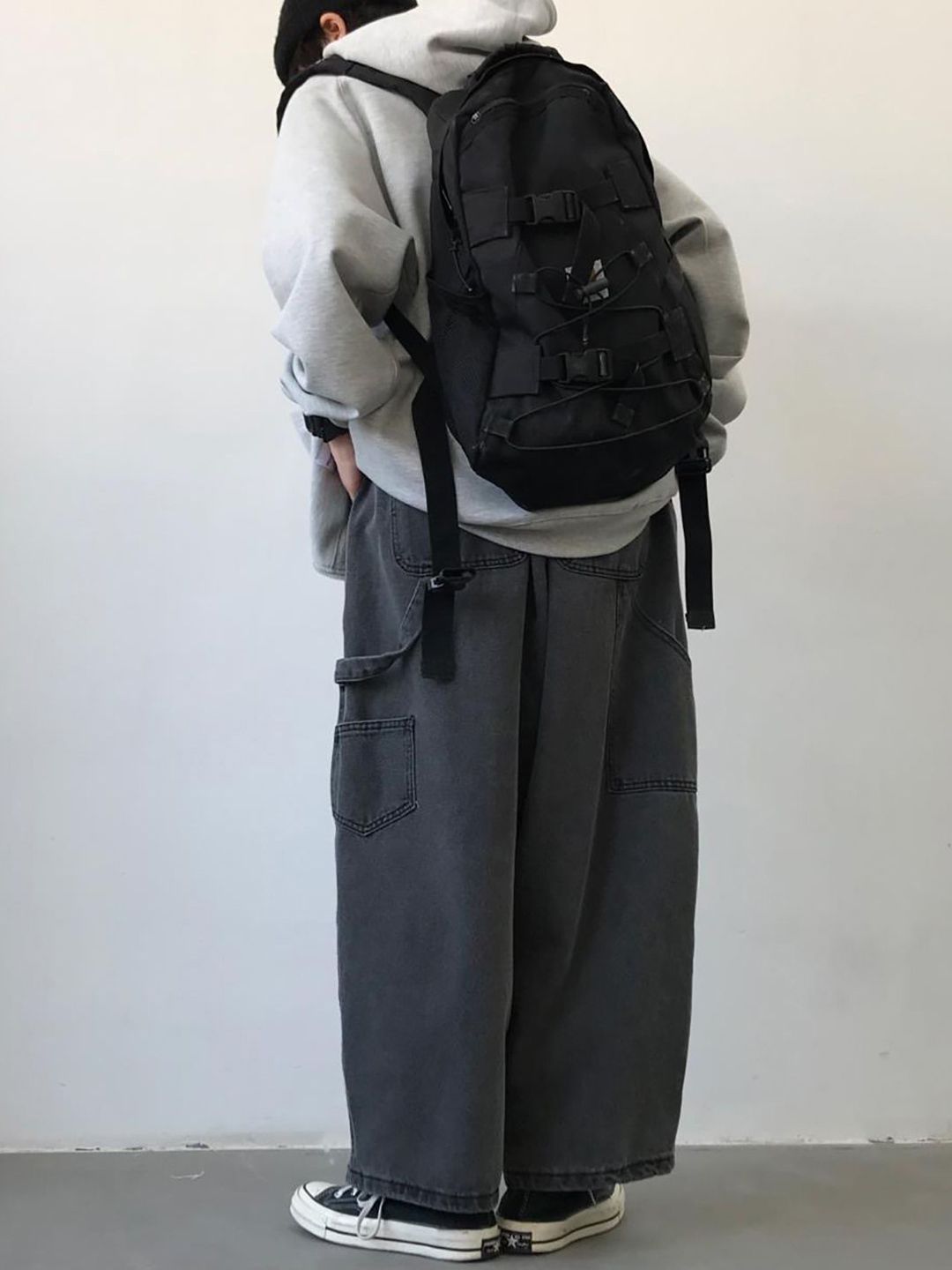 Men Wide Leg Light Fade Mid-Rise Jeans