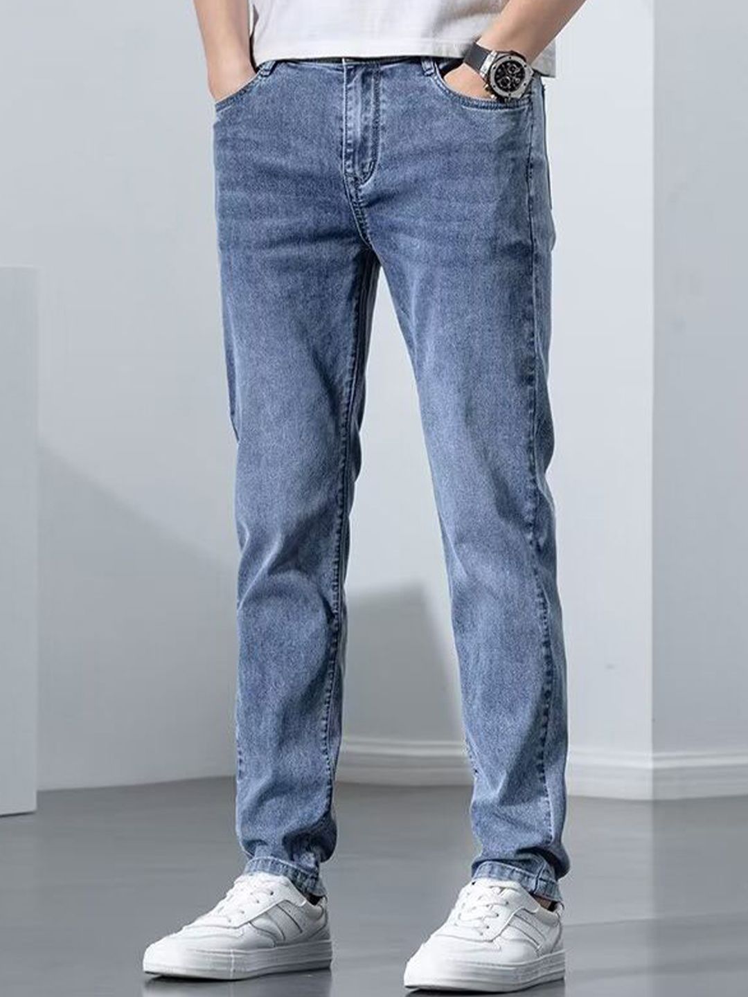 Men Regular Fit Mid-Rise Light Fade Jeans