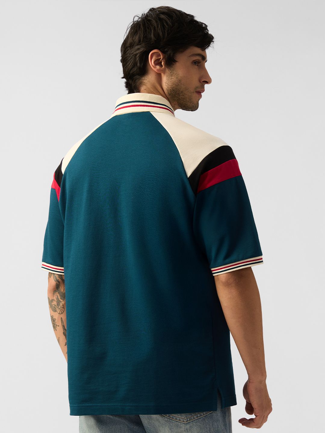 Men Colourblocked Polo Collar Drop-Shoulder Sleeves T-shirt
