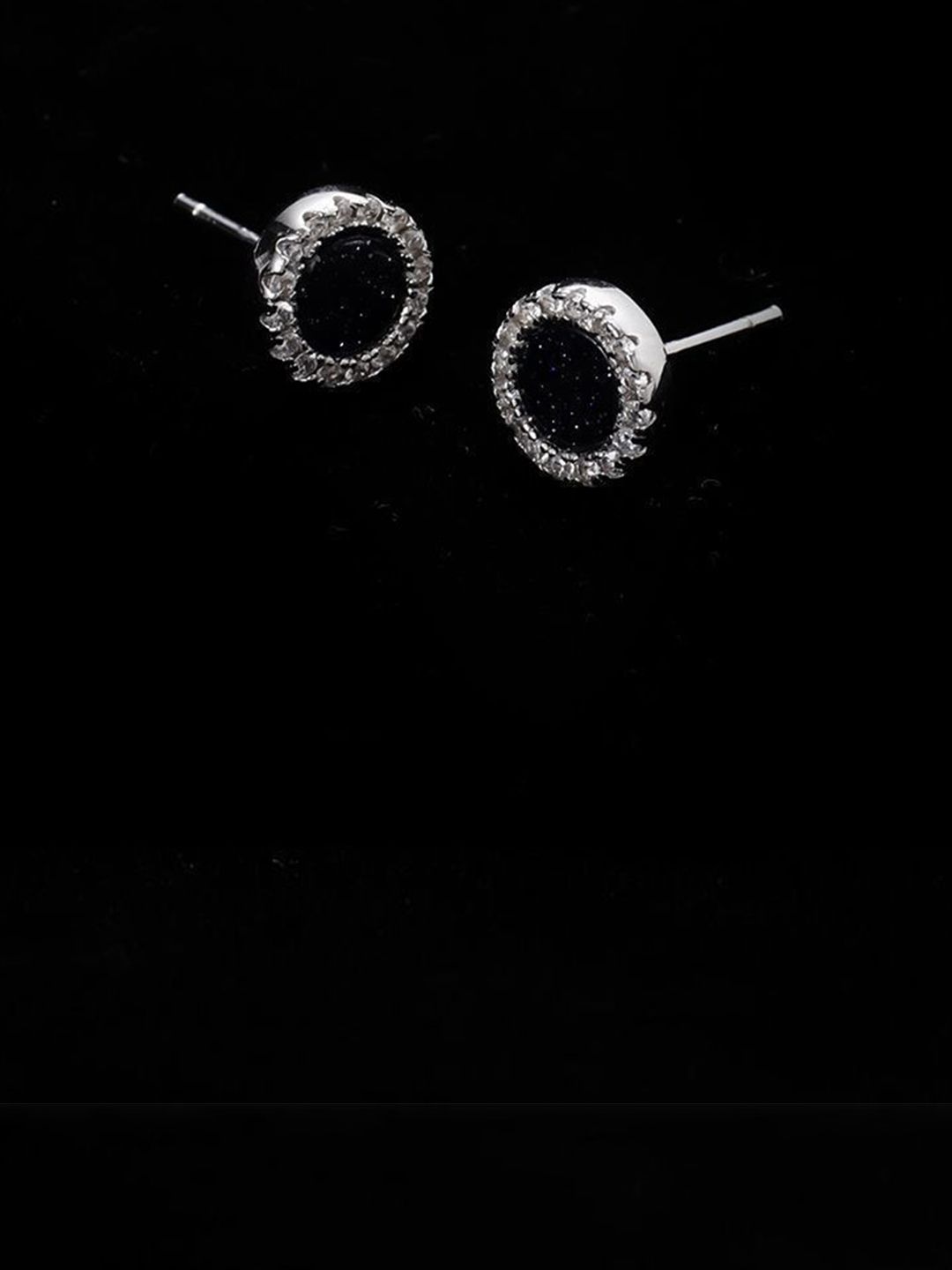 Stainless Steel Silver Plated Studded Circular Shaped Studs