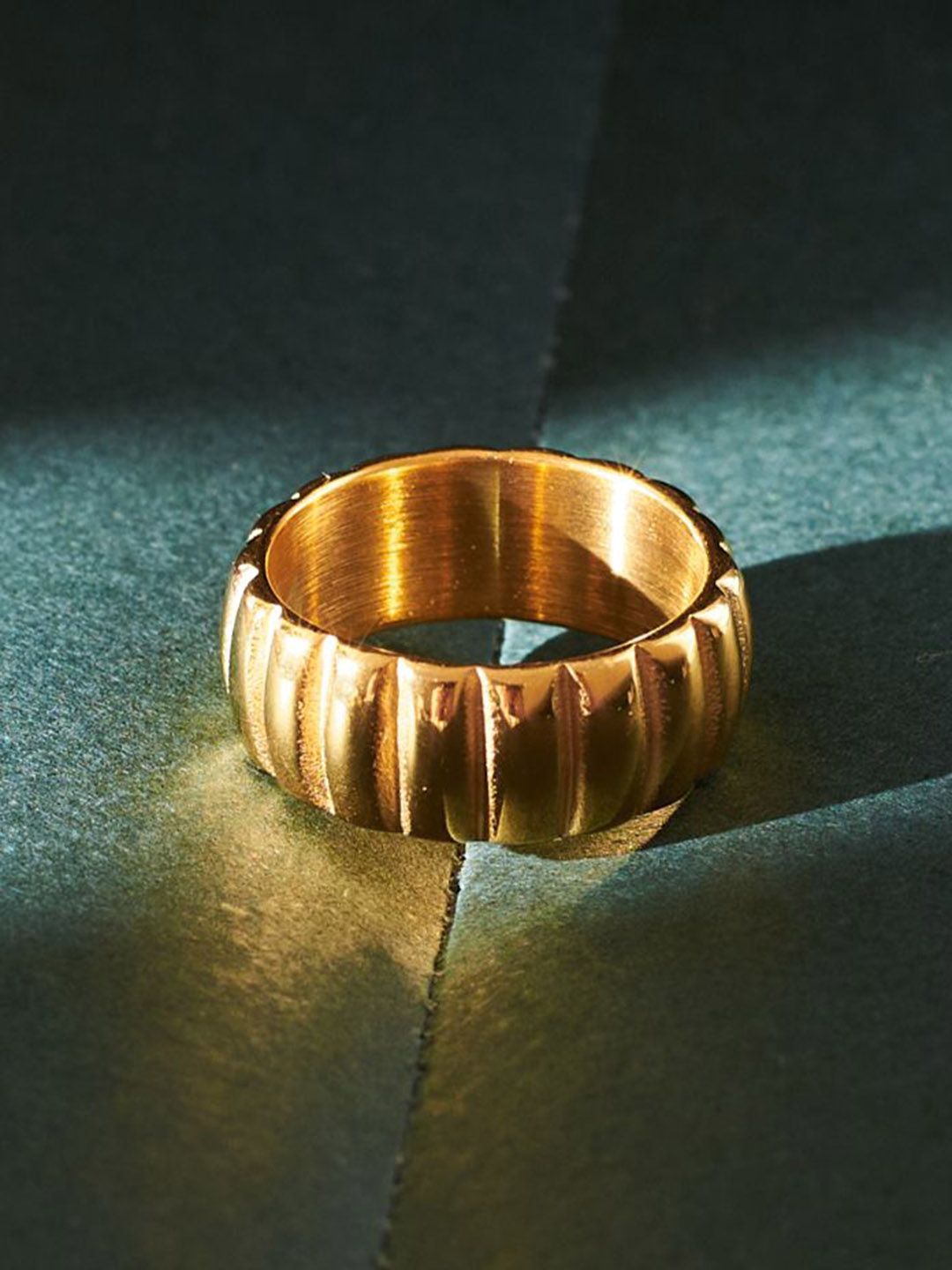 SALTY Women Radiant Ruler Finger Ring