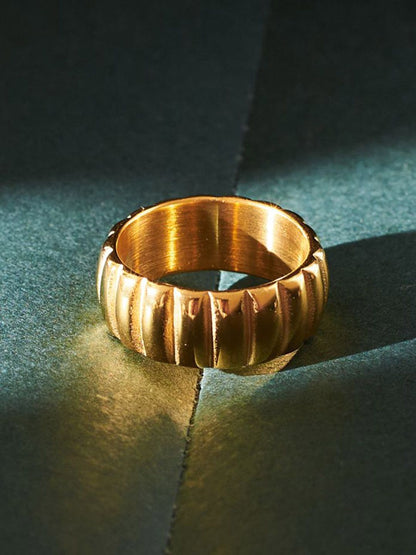 SALTY Women Radiant Ruler Finger Ring