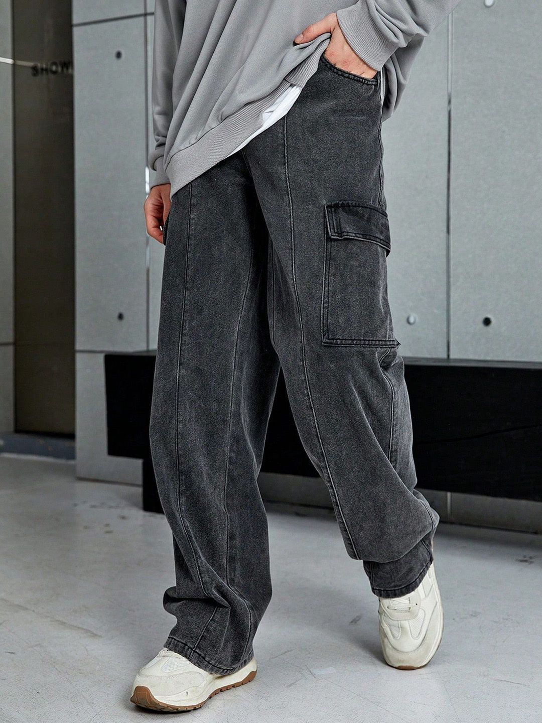 Men Regular Fit Mid-Rise Stretchable Cargo StylesJeans