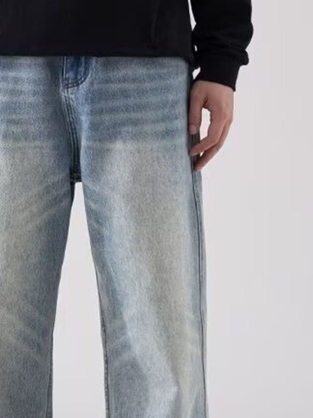 Men Wide Leg Mid-Rise Light Fade Jeans