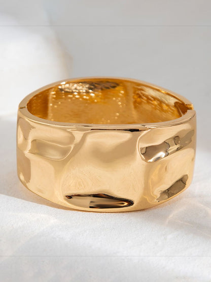 Women Handcrafted Gold-Plated Kada Bracelet