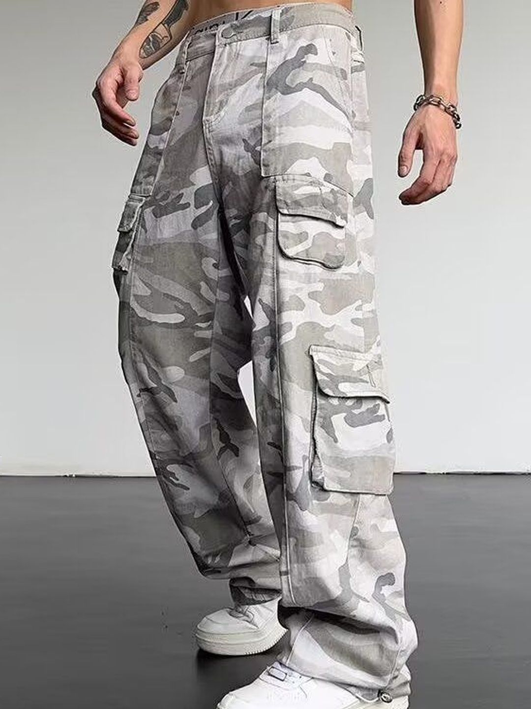 Men Relaxed Fit Mid-Rise Printed Jeans