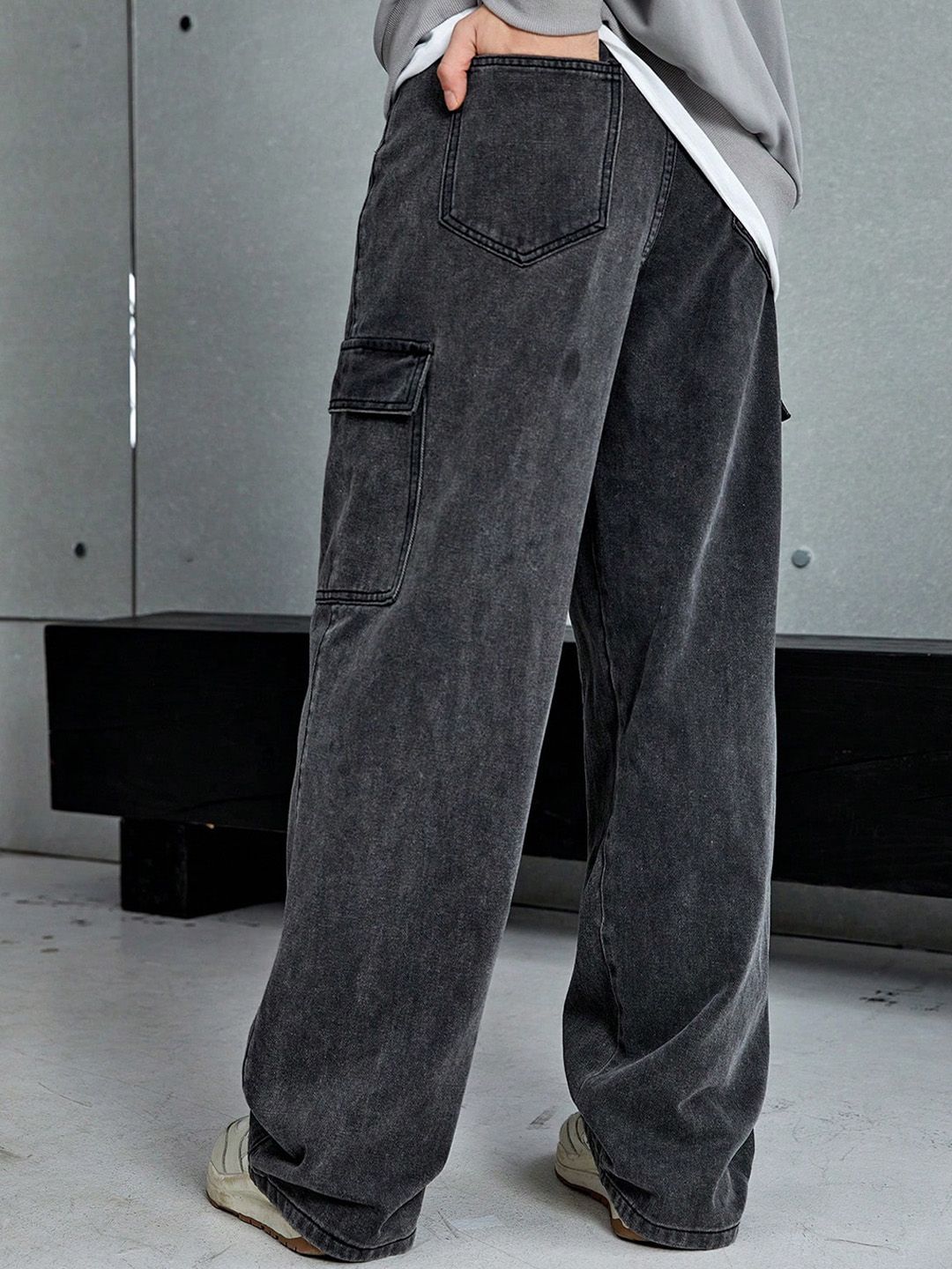 Men Low-Rise Stretchable Cargo  Jeans