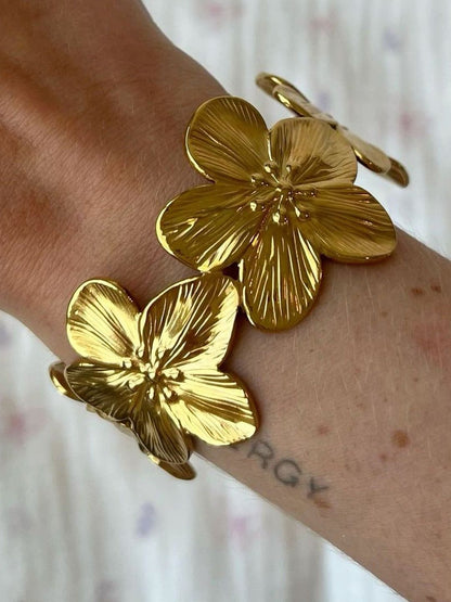 Women Gold-Plated Kada Bracelet