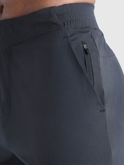 Men Tapered Fit Mid Rise Joggers
