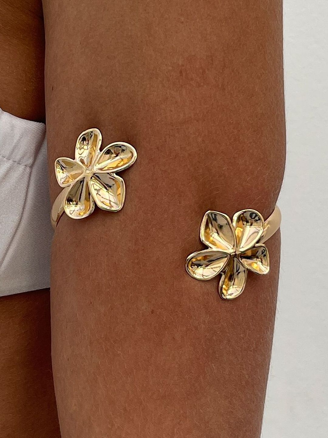 Women Gold-Plated Armlet Bracelet