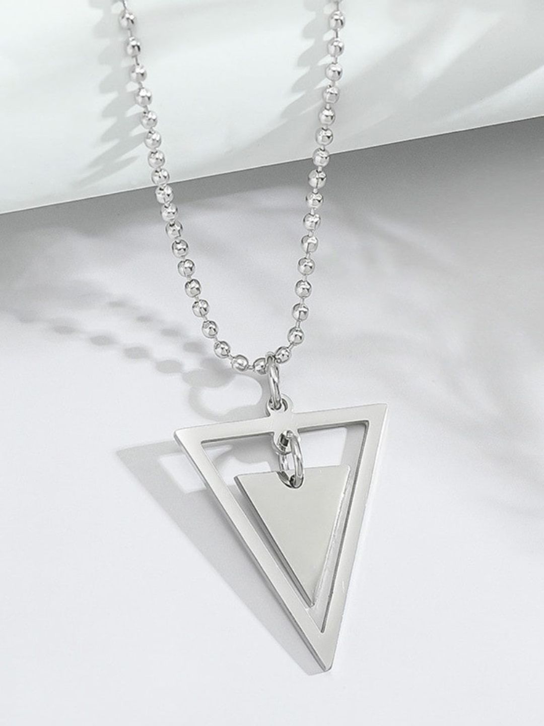 SALTY Men Triangular Pendants With Chains