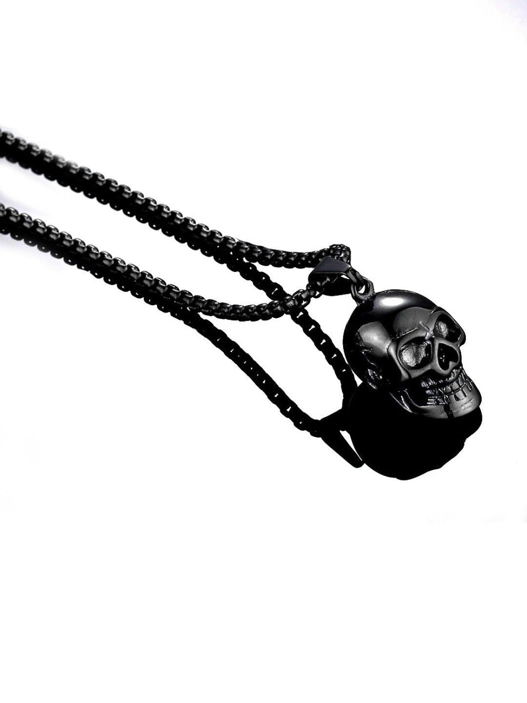 SALTY Men Skull Quirky Pendants