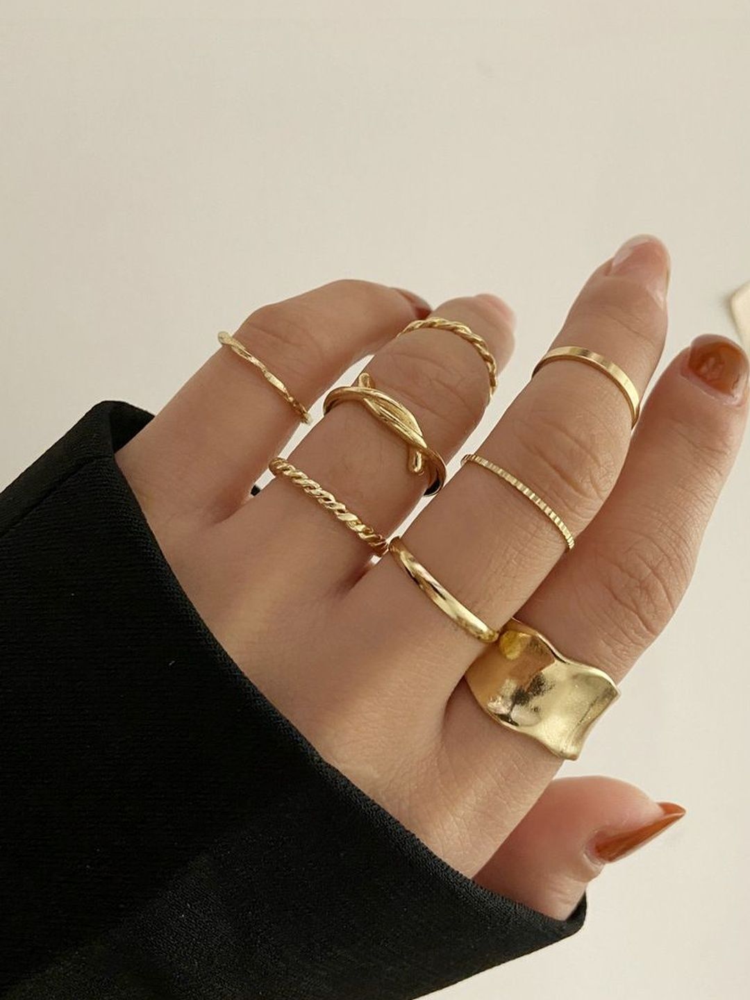 Set of 8 Gold-Plated Finger Rings