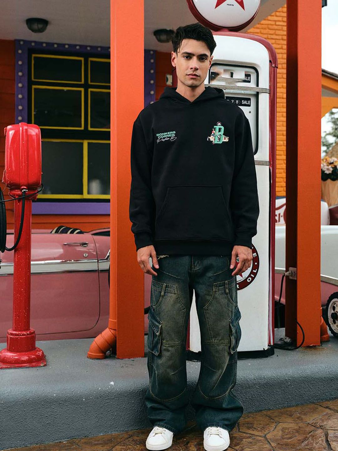 Men Printed Hooded Pullover Sweatshirt