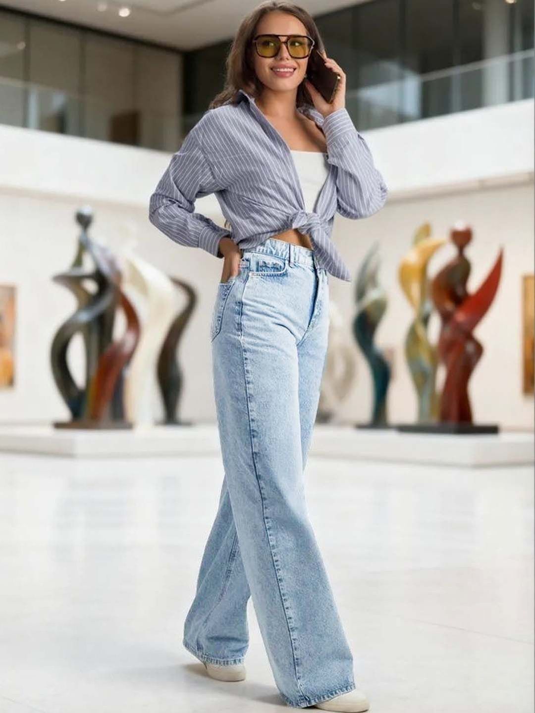 Women Relaxed Fit High-Rise Light Fade Jeans