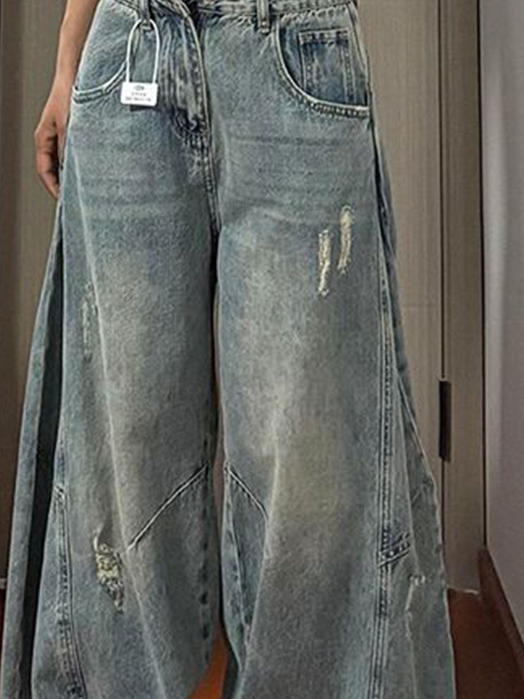 Women Wide Leg Mid-Rise Light Fade Jeans