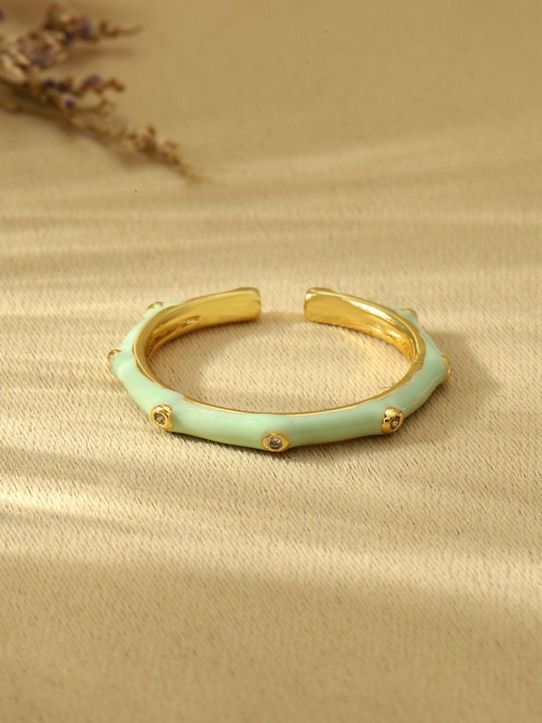 SALTY Sinister Splender Finger Ring