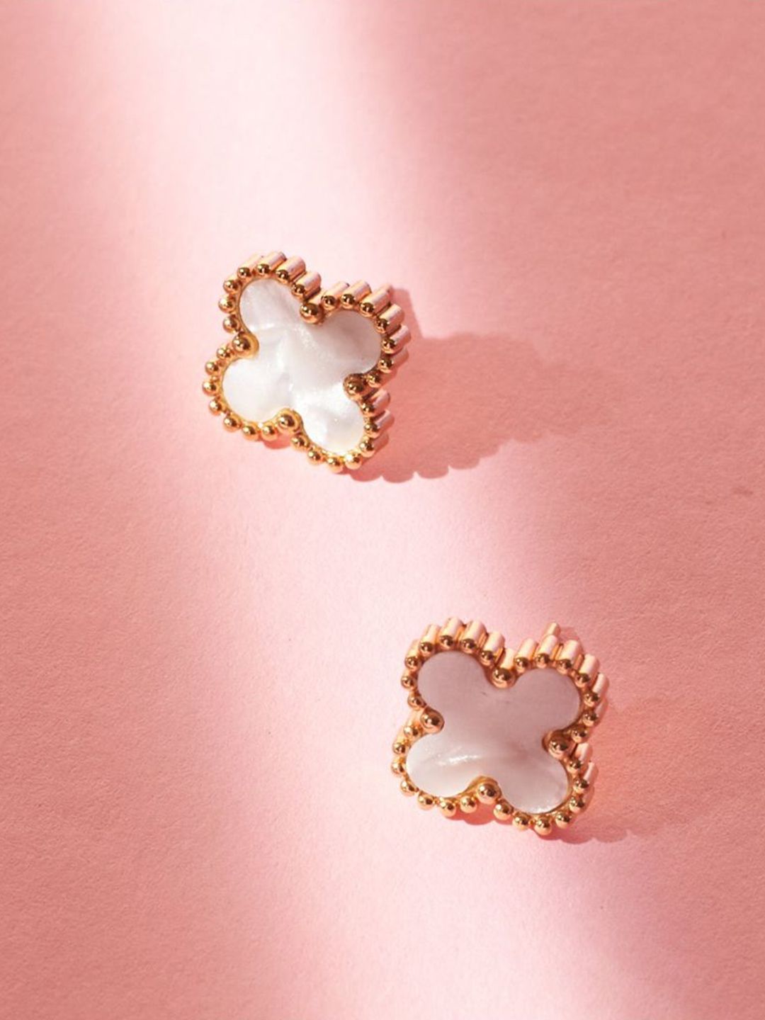 SALTY Pack of 2 Women Champagne Wishes Studs