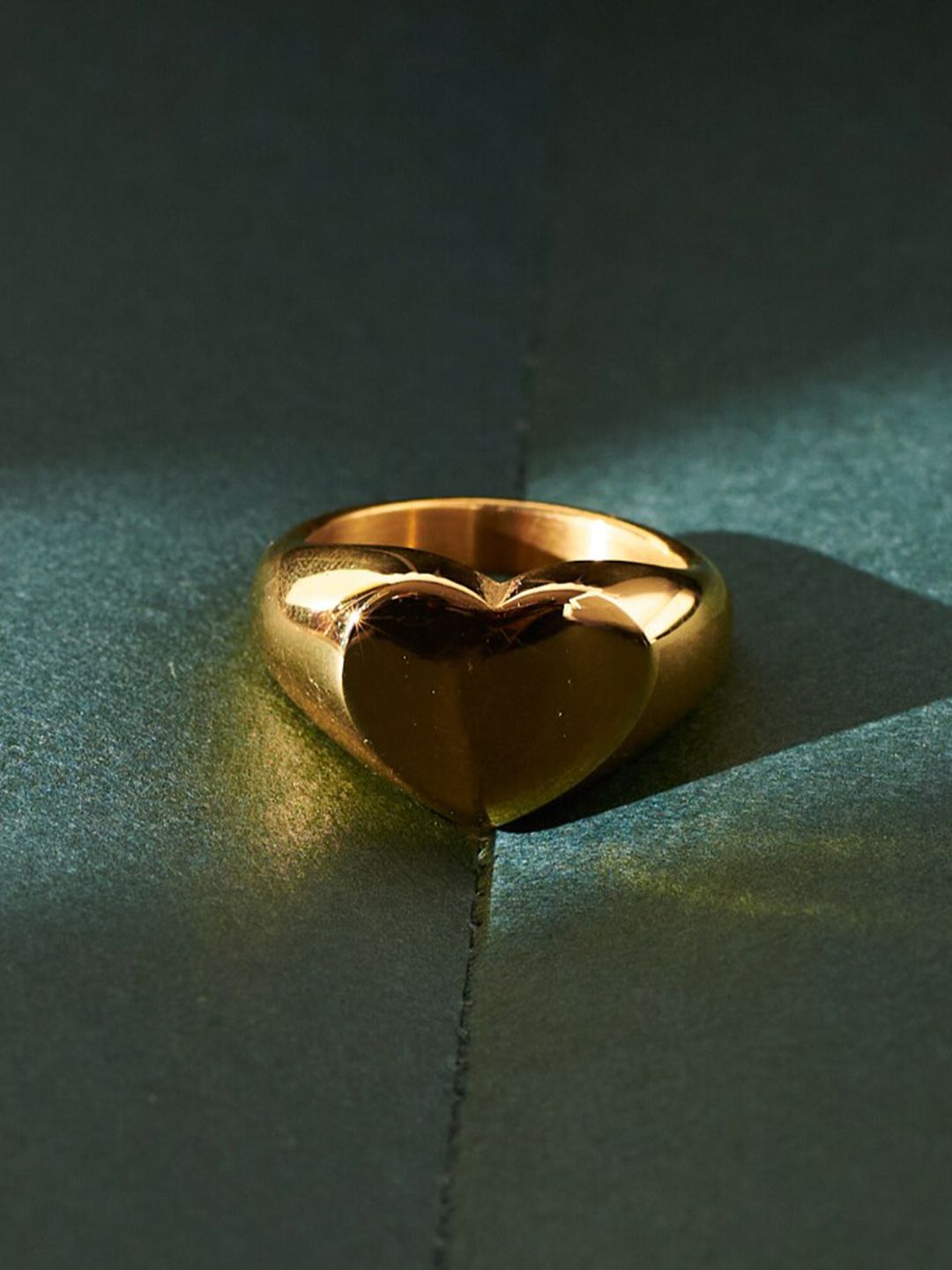 SALTY Women Elite Emblem Finger Ring