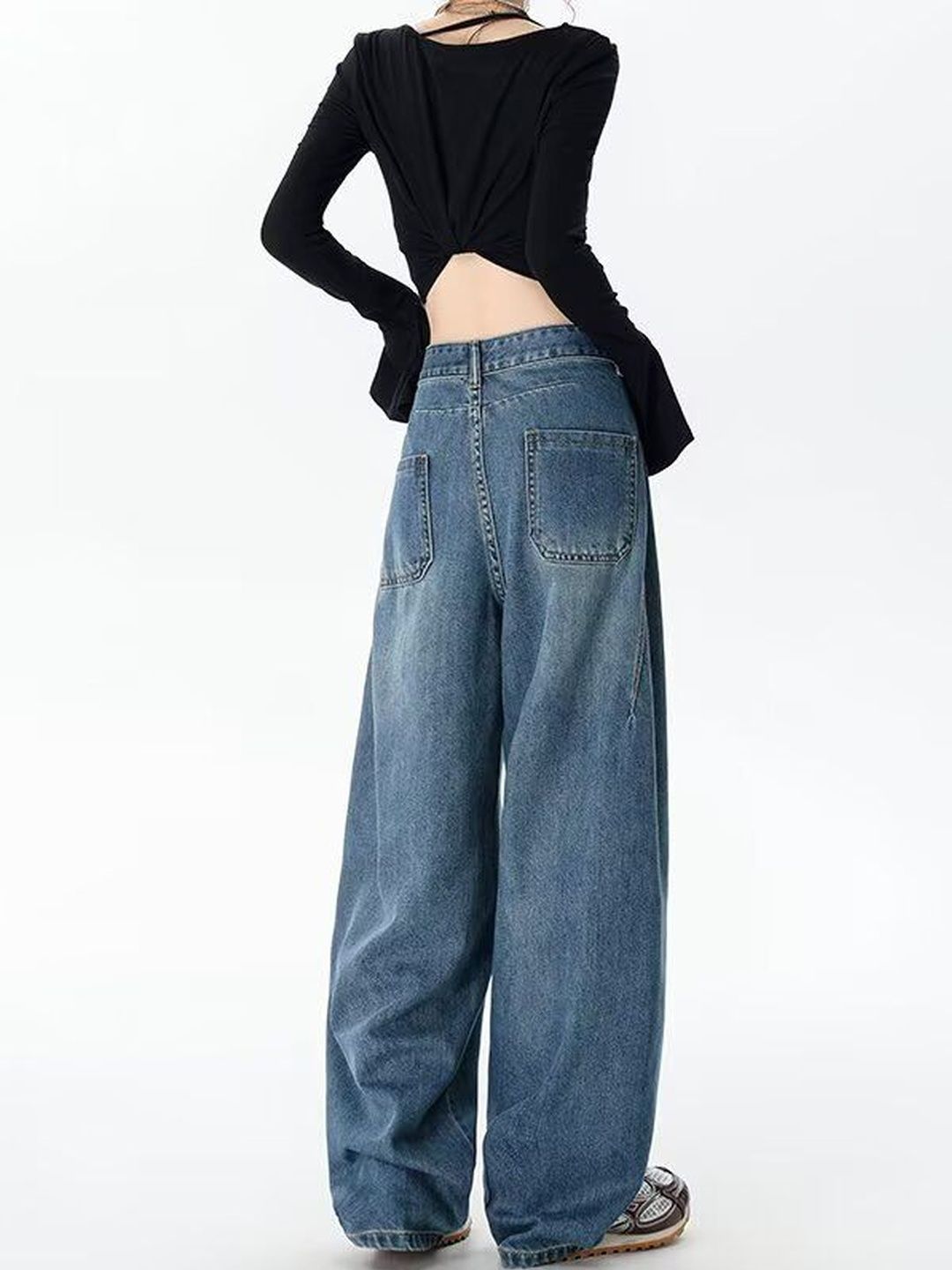 Women Wide Leg Mid-Rise Light Fade Jeans