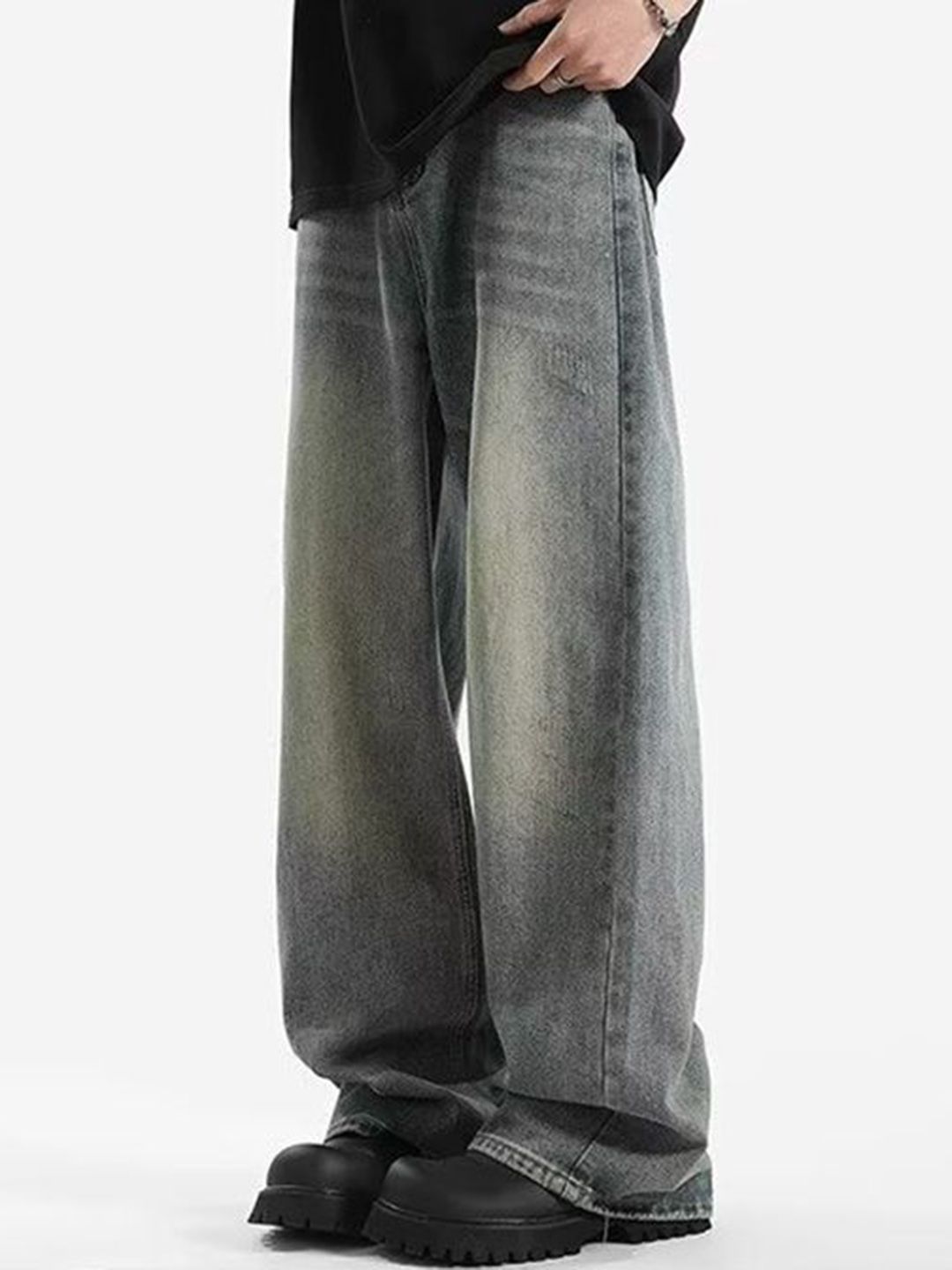 Men Wide Leg Mid-Rise Medium Fade Jeans