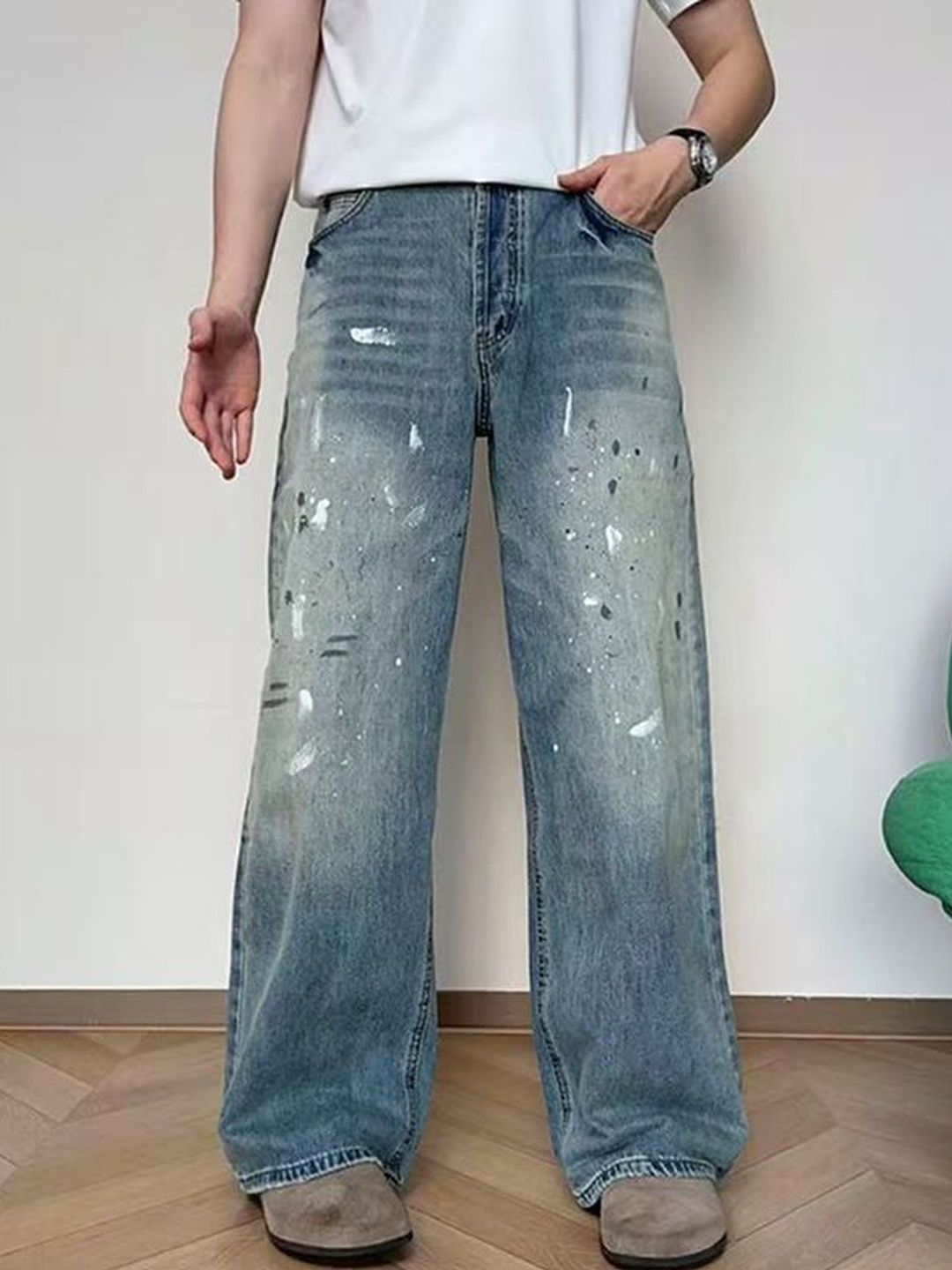 Men Wide Leg Mid-Rise Light Fade Jeans