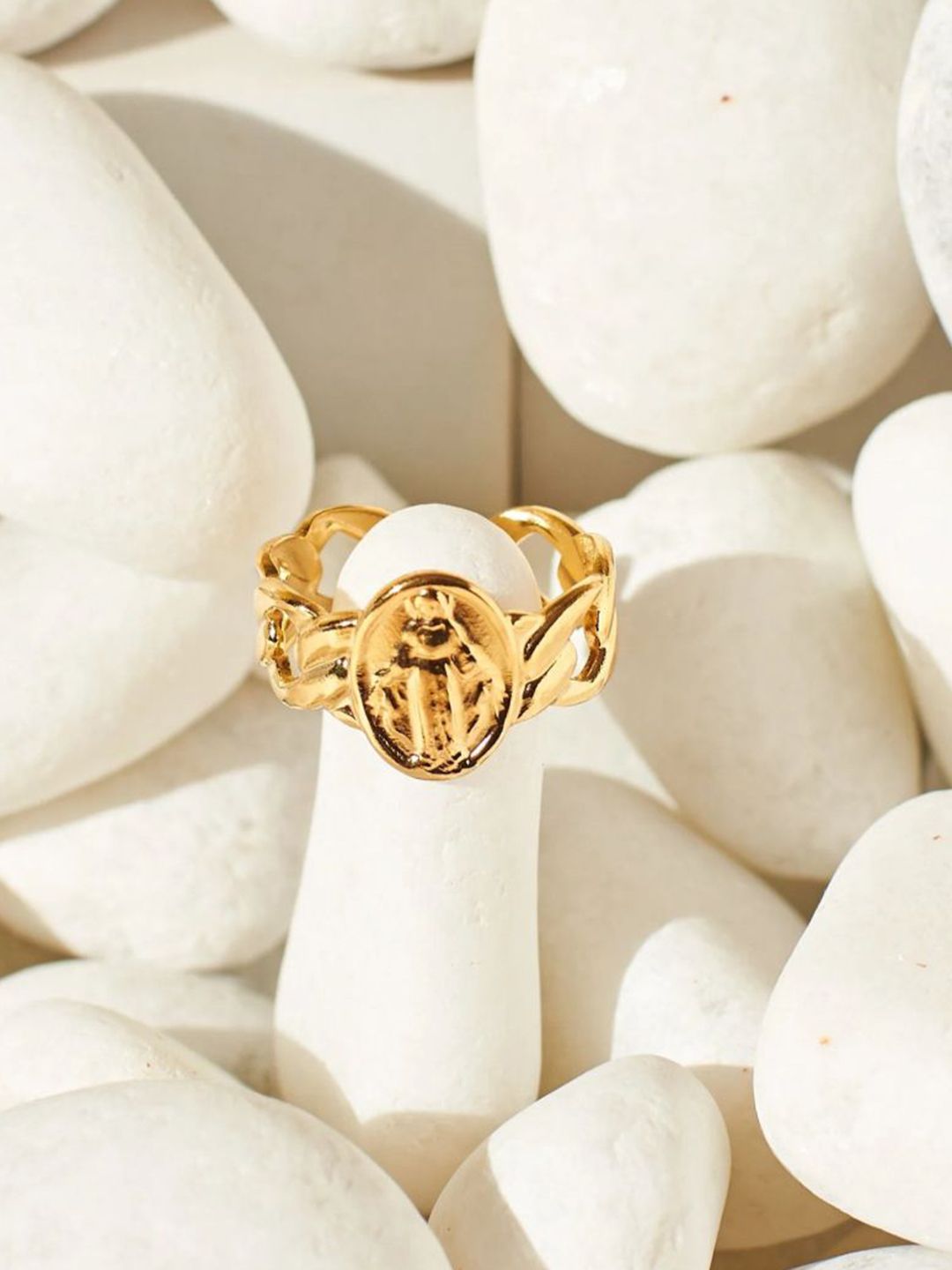 SALTY Colossus Oval Shaped Finger Ring