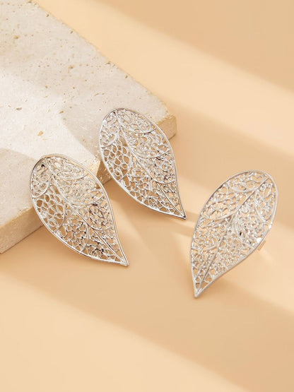Silver-Plated Leaf Shaped Studs With Finger Ring