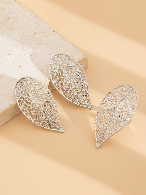 Silver-Plated Leaf Shaped Studs With Finger Ring
